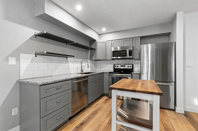 Foto del edificio - 3867 SW Canby St - 1