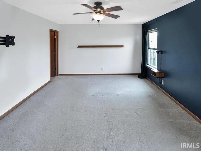 Building Photo - 2398 Maxwell Dr