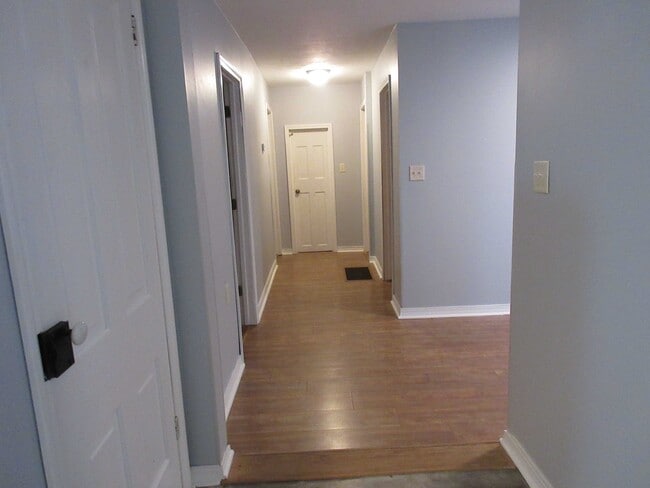 Building Photo - 301 N Main St