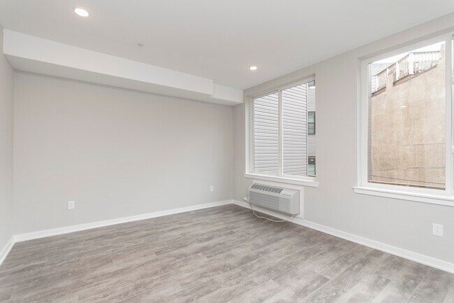 Foto del edificio - 1730 Ridge Ave