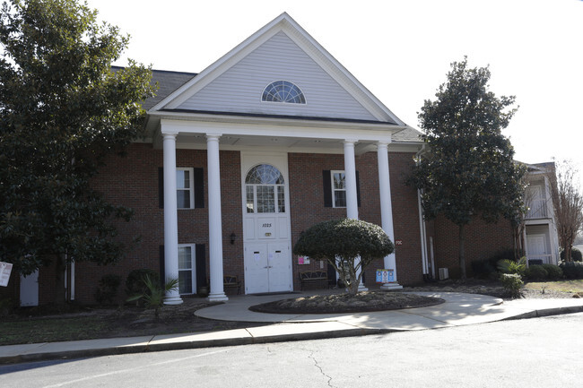 Building Photo - Heatherwood Apartments