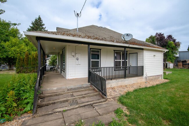 Building Photo - Hard to find single-level floor in Jeffers...