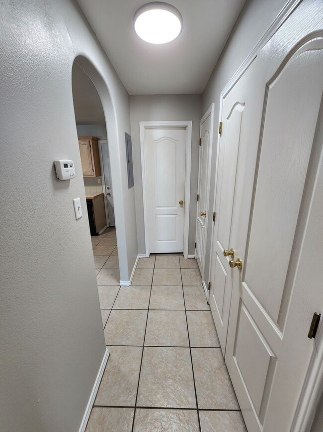 Building Photo - 2525 Chuparosa Ct