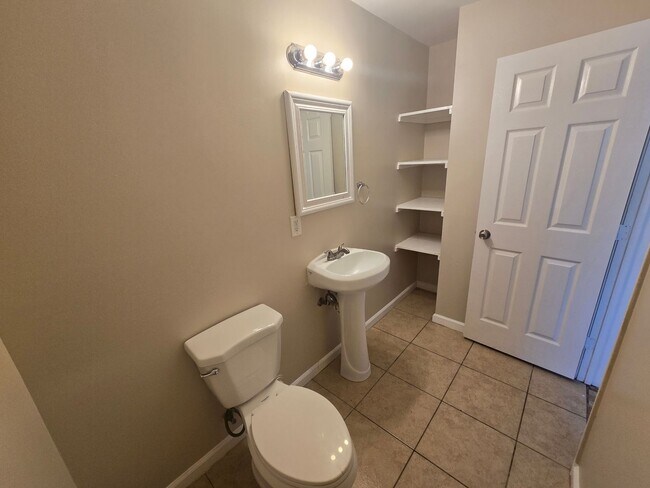 Foto del edificio - 5 Bedroom Single House