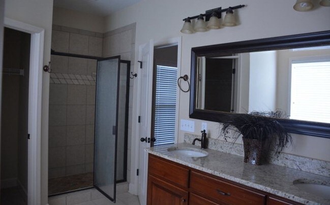 Foto del edificio - 209 Brookwood Dr