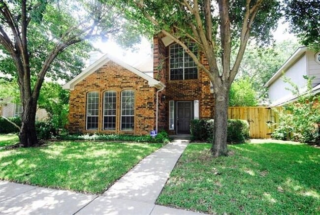 Building Photo - 555 Village Green Dr