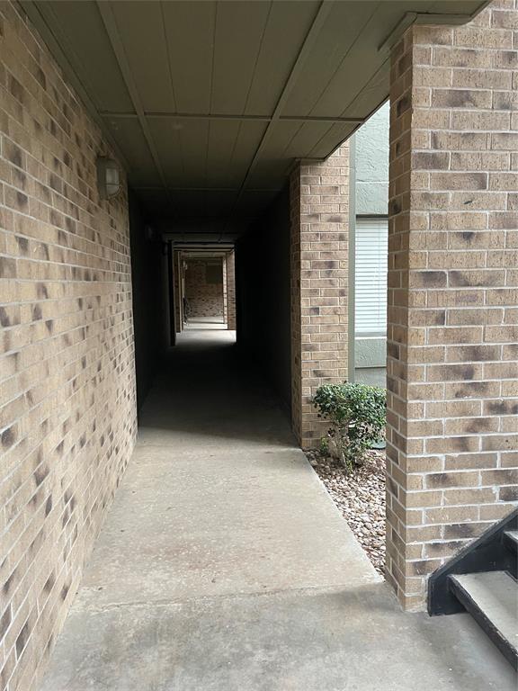 Foto del edificio - 8888 Tallwood Dr