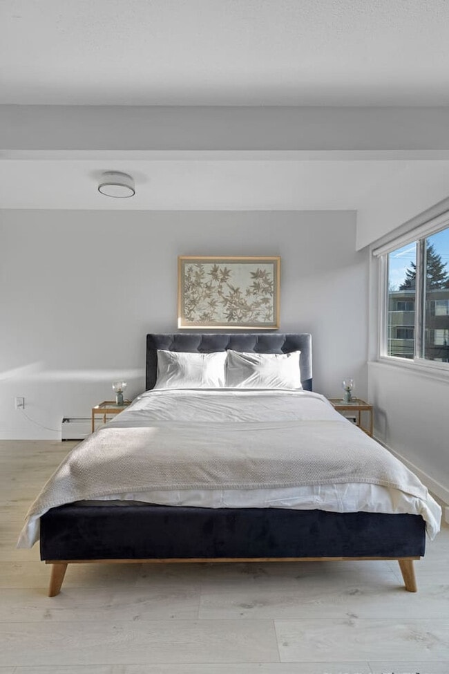 Photo du bâtiment - 1550 W 11th Ave