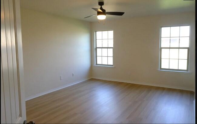 Foto del edificio - 9102 Quincy Ave
