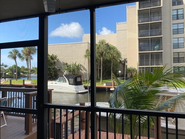 Foto del edificio - 15 Royal Palm Way