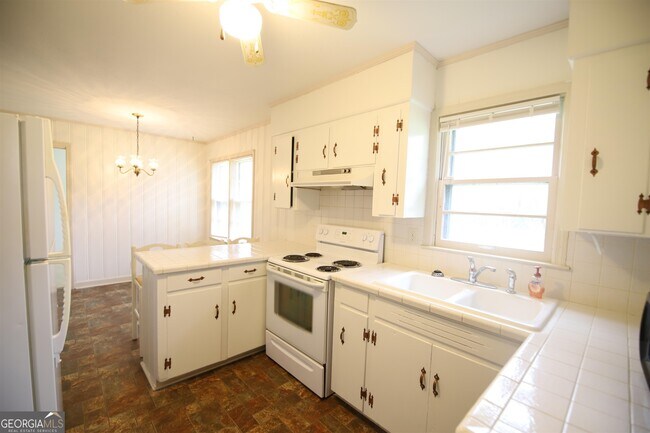 Foto del edificio - 121 Alton Dr