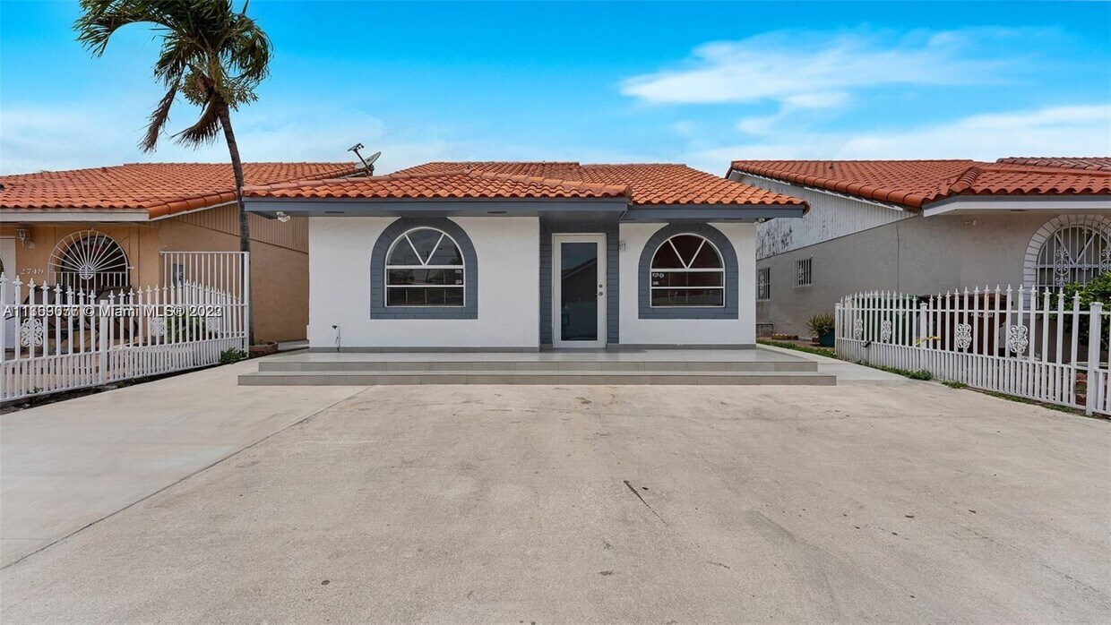 2745 W 55th Pl, Hialeah, FL 33016 House for Rent in Hialeah, FL