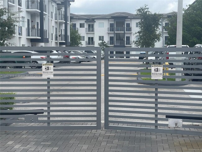 Building Photo - 7937 W 2nd Ct