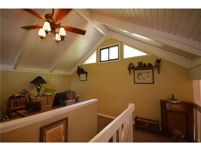 Loft area upstairs - 16 Lake Watch Vlg