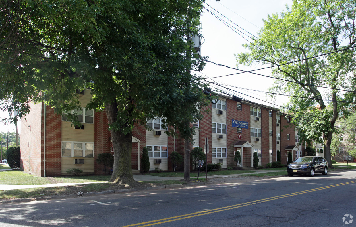 Foto del edificio - Linden Court Manor