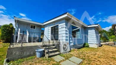 Building Photo - 2461 1st Ave E