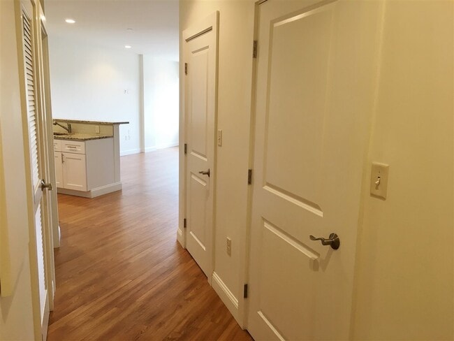 Foto del edificio - 875 Elm St