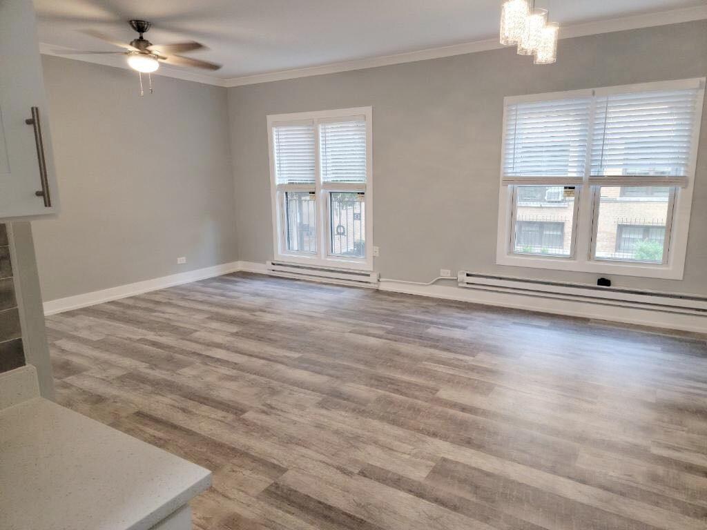 Foto principal - 726 W Roscoe St