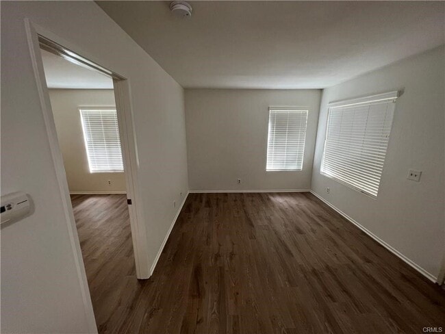 Building Photo - 23341 La Crescenta