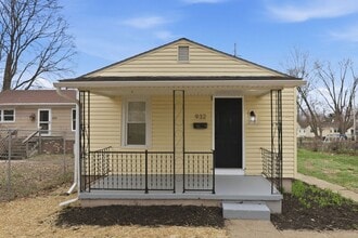 Building Photo - 932 Goodwin Ave