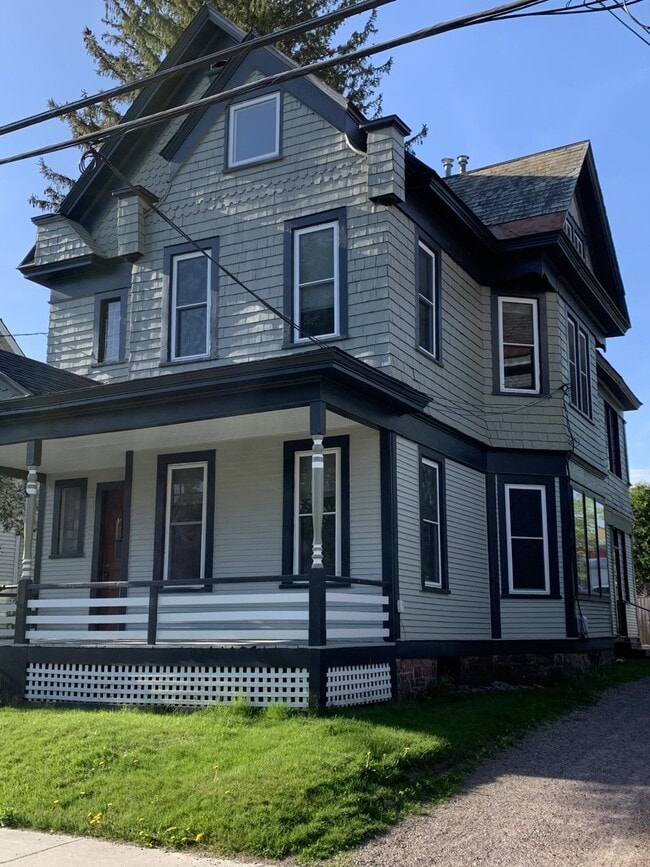 Building Photo - 19 Hickok Pl