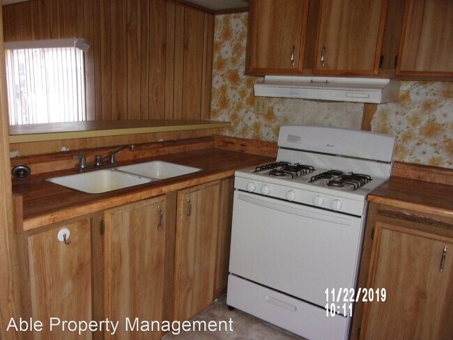 Building Photo - 2 br, 1 bath House - 8101 Tamarisk Road