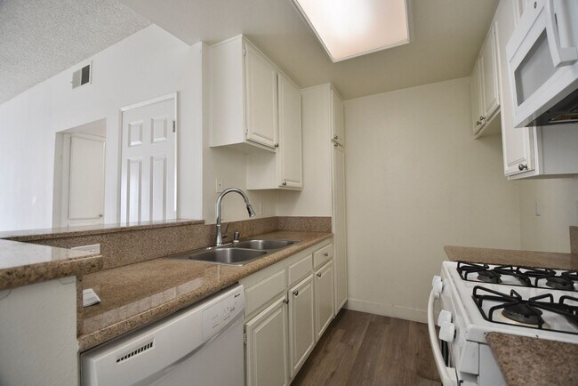 Foto del edificio - 11594 Moorpark St