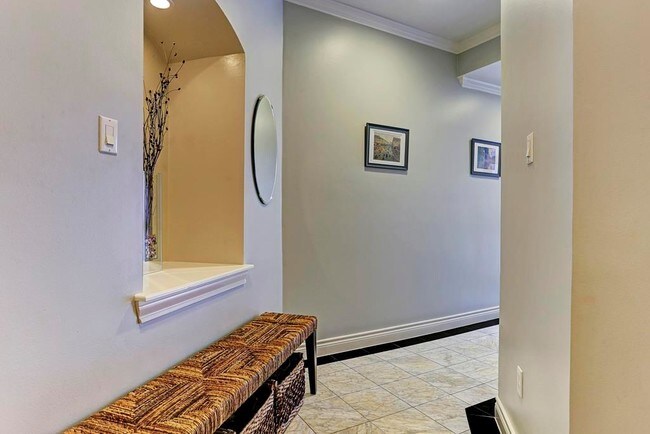 Foto del edificio - 1906 Greenwich Terrace Dr