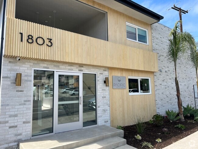 Building Photo - 1803 Pacific Coast Hwy