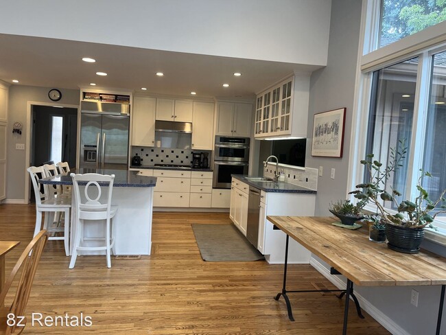 Building Photo - 4 br, 3 bath House - 1715 View Point Rd