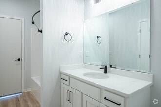 1BR, 1BA -795SF - Two Points Crossing