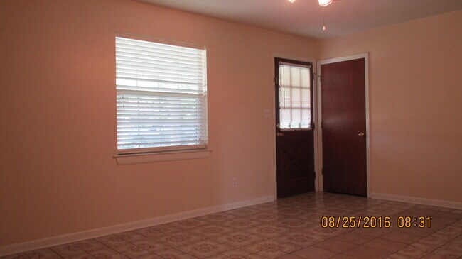 Building Photo - 184 Brewer Cir