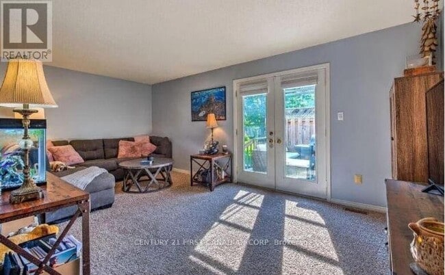 Building Photo - 511 Admiral Dr