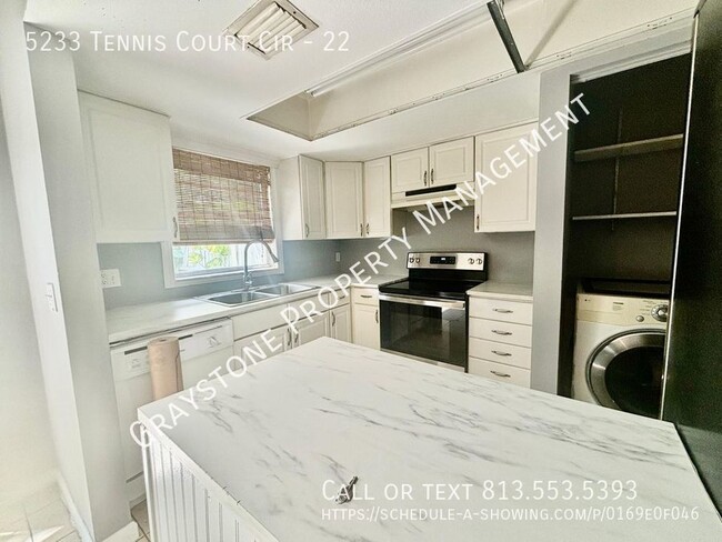 Building Photo - Spacious 2-Bedroom Condo in Prime Tampa Lo...