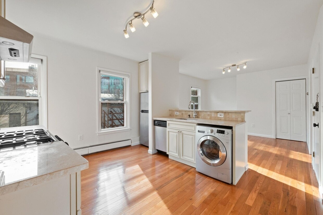 Foto principal - 330 2nd St