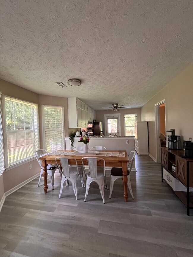 Foto del edificio - 681 Senoia Rd