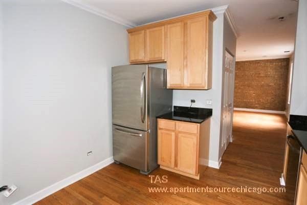 Photo - 632 W Roscoe St Apartment
