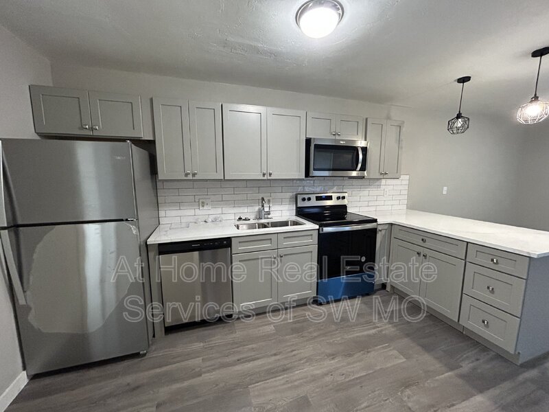 Primary Photo - 1617 N Jefferson Ave