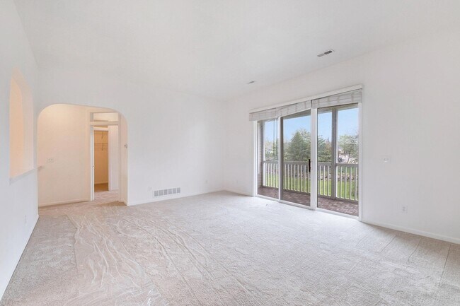 Foto del edificio - 2925 N Knightsbridge Cir