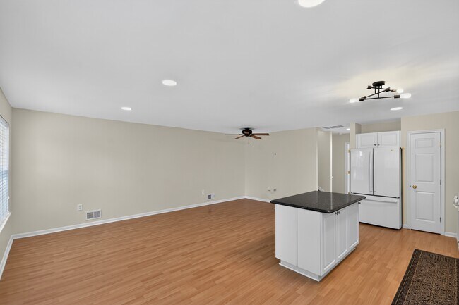 Foto del edificio - 574 Beachway Ave
