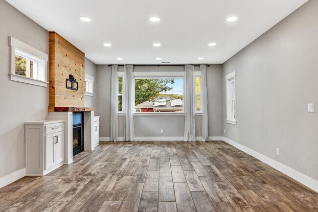 Building Photo - Exquisite 1941 N Portland Home! 3 bedrooms, 2.5 bath! Fenced Yard, Gas fireplace, Landscaping & O...