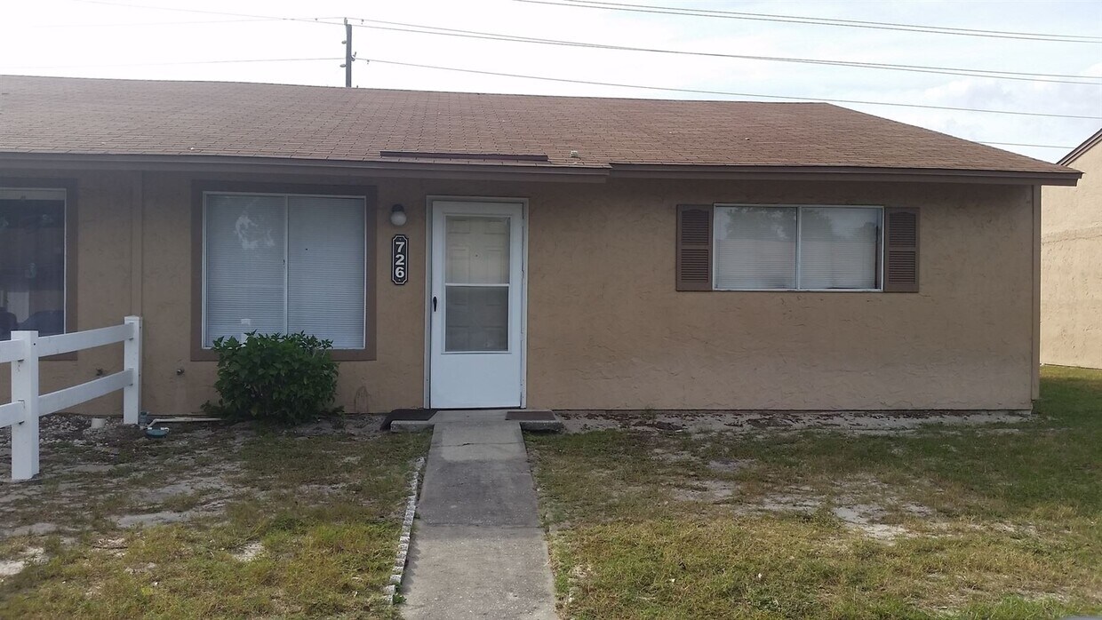 726 W Rosewood Ln, Tavares, FL 32778 House Rental in Tavares, FL