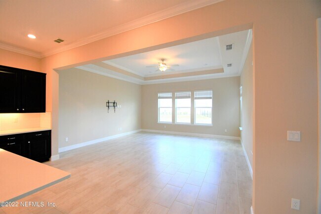 Building Photo - 102 Carina Trl