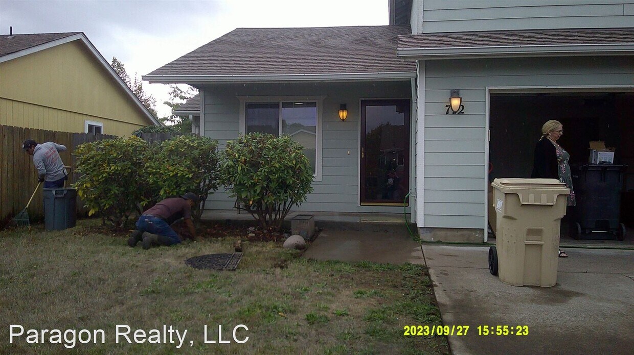 Primary Photo - 4 br, 2.5 bath House - 772 NW Teak Loop