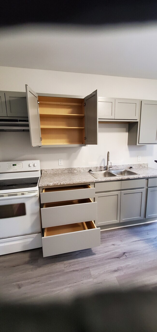 Photo du bâtiment - 13 Acadia Ave