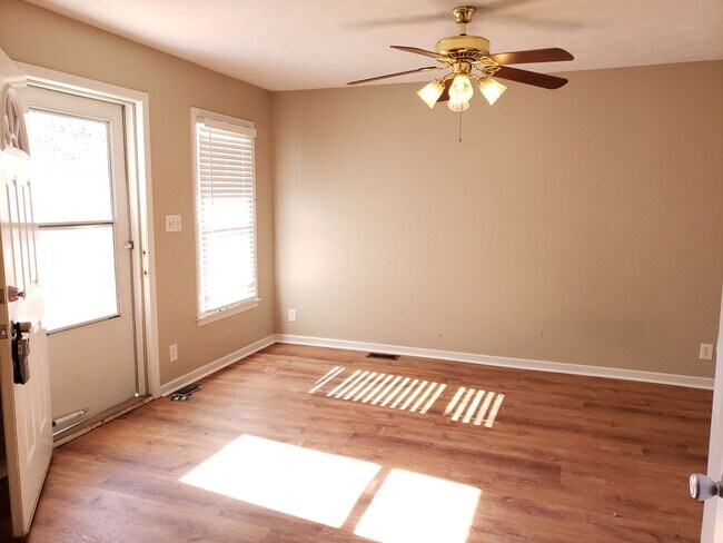 Foto del edificio - Coming in Jan! 3 Bed/2 Bath, Close to Post!