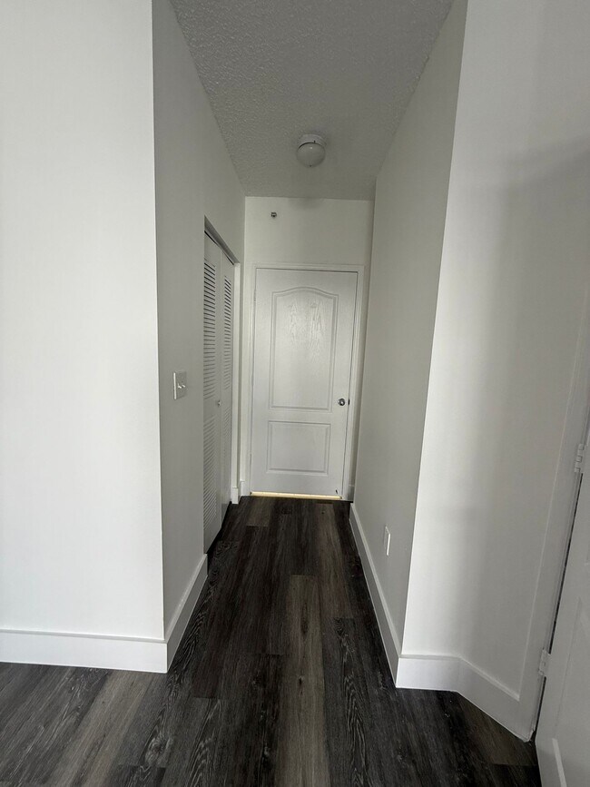 Foto del edificio - 5085 NW 7th St