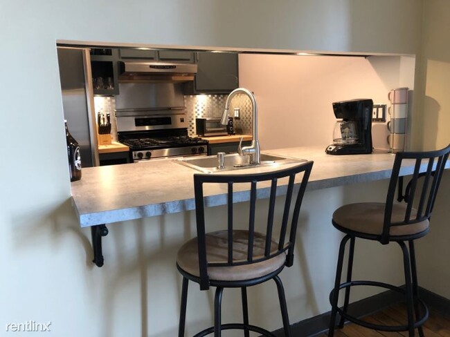 Foto del edificio - 1 br, 1 bath Condo - 50 N Pine St