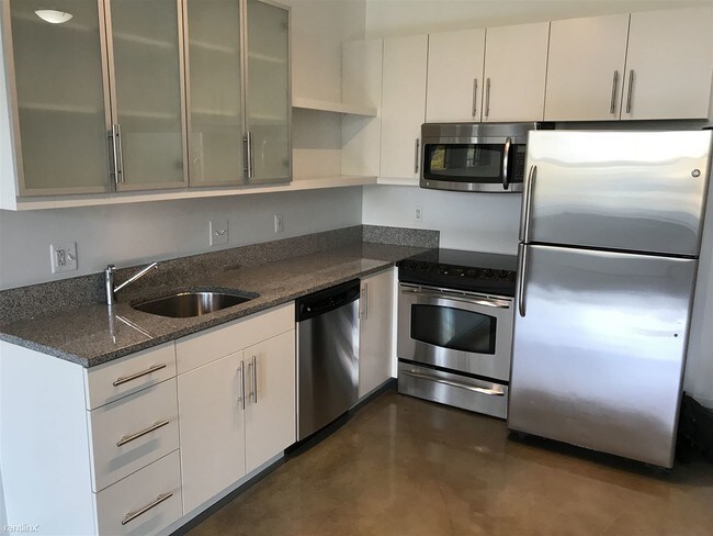 Building Photo - 1 br, 1 bath  - 45 Brighton St