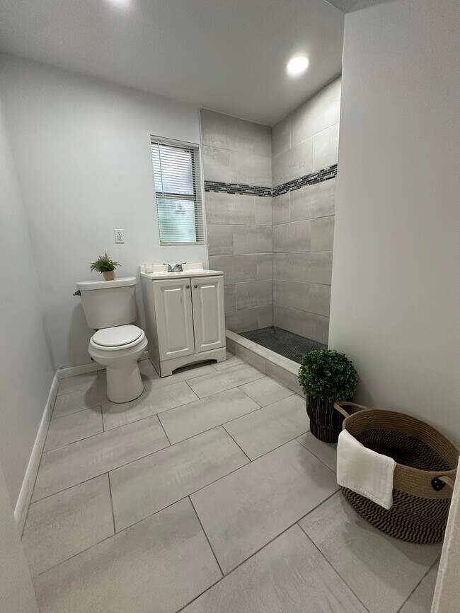 Foto del edificio - 734 E 59th St